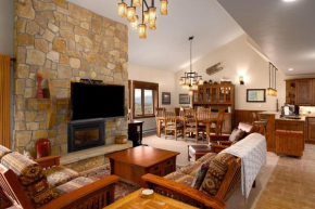 Bear Claw 611 - Ski-in Ski-out Condo!